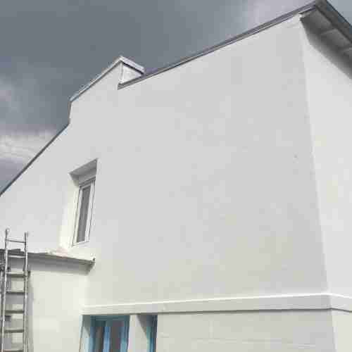 ravalement facade blanche maison neo-bretonne